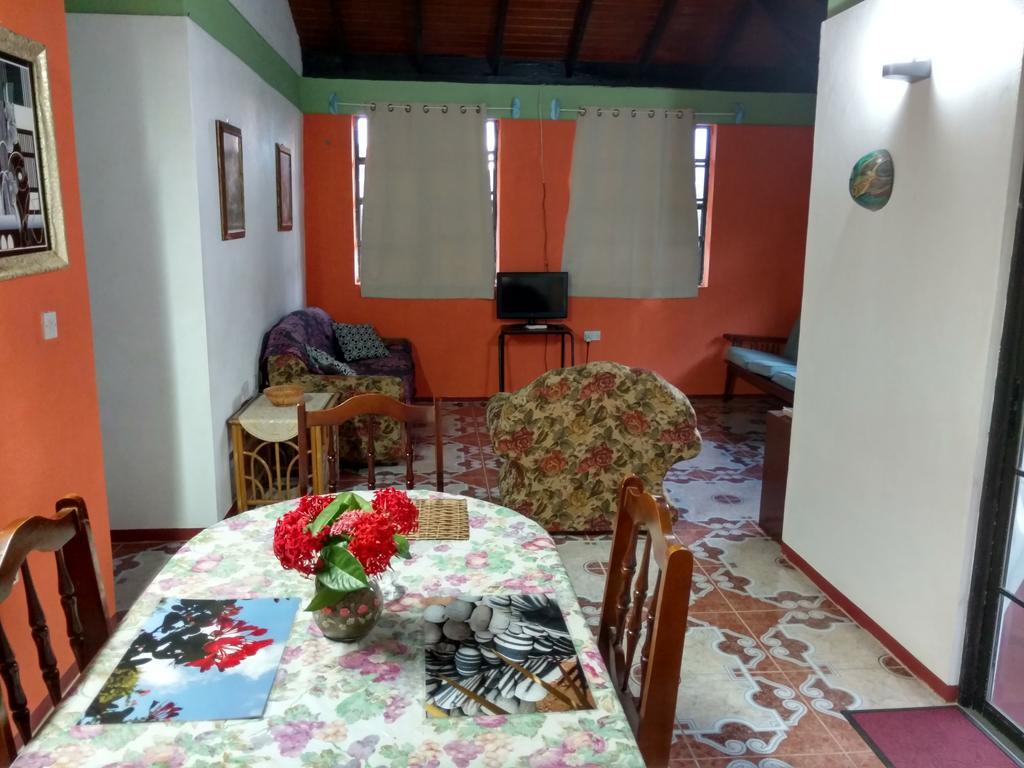 Mainroad Suite Calibishie Buitenkant foto
