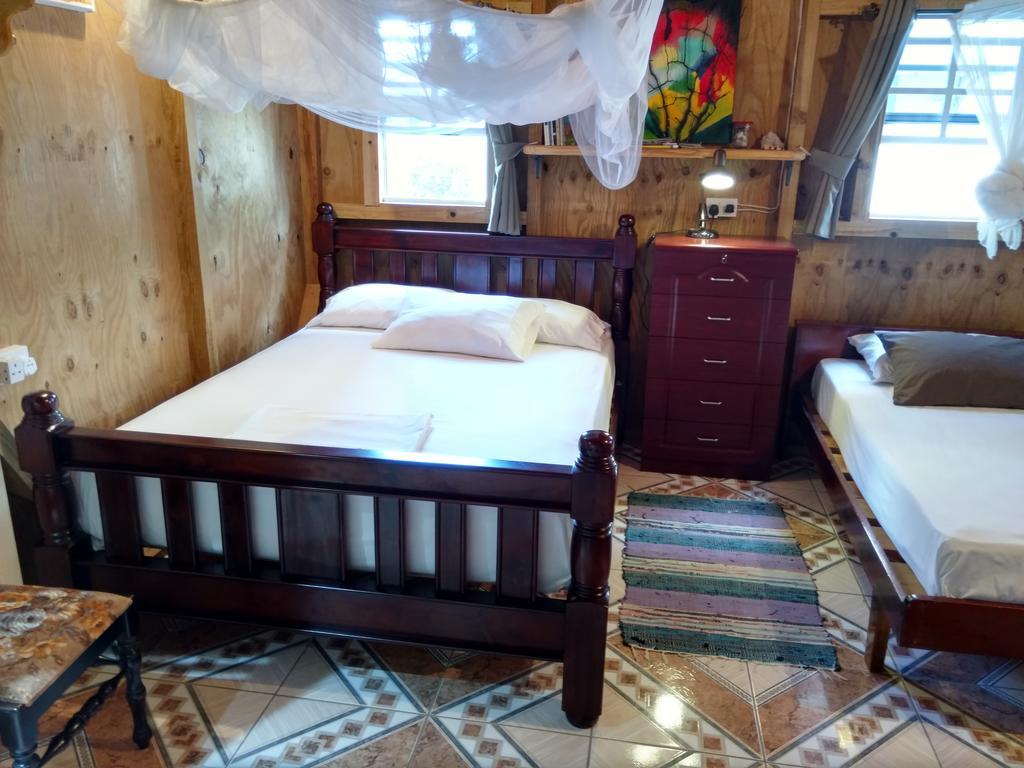 Mainroad Suite Calibishie Buitenkant foto